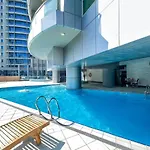 Refined 1Br Retreat In The Point Tower - Marina