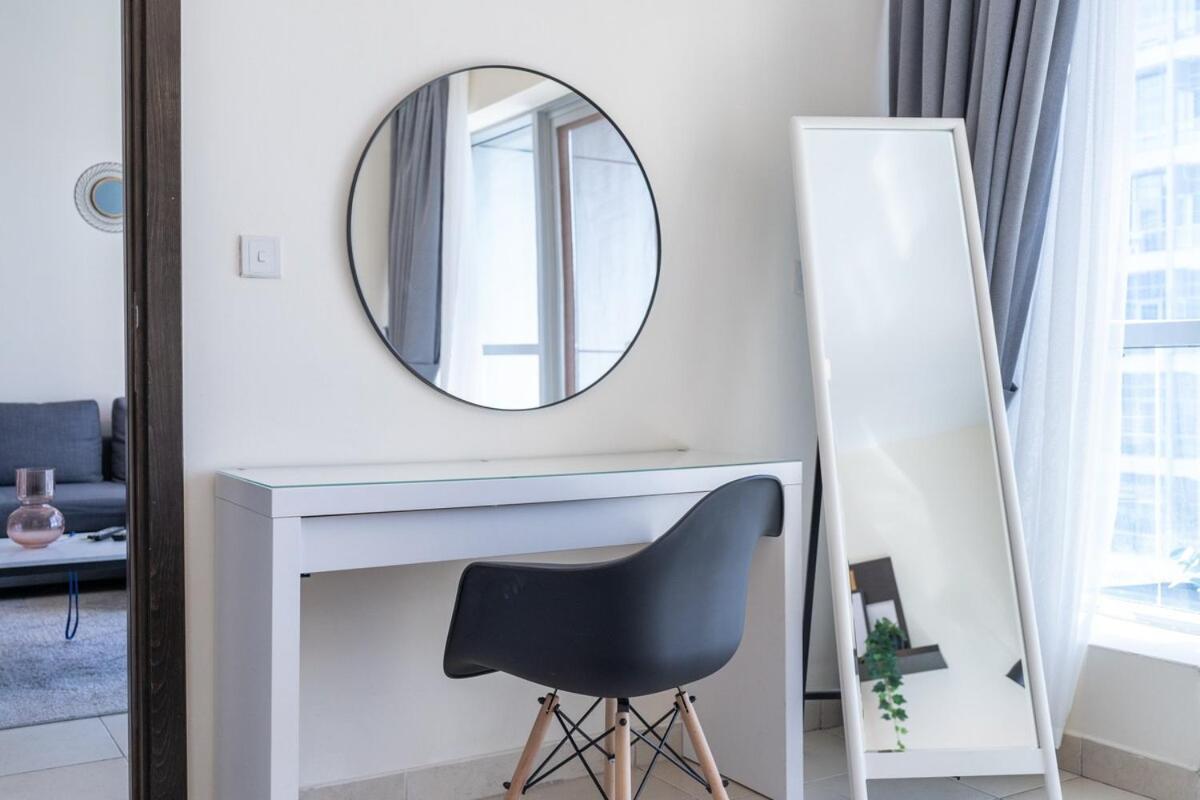 Refined 1br Retreat In The Point Tower - Marina