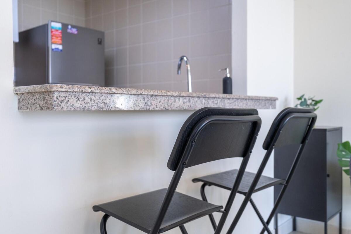 Refined 1br Retreat In The Point Tower - Marina * Dubai