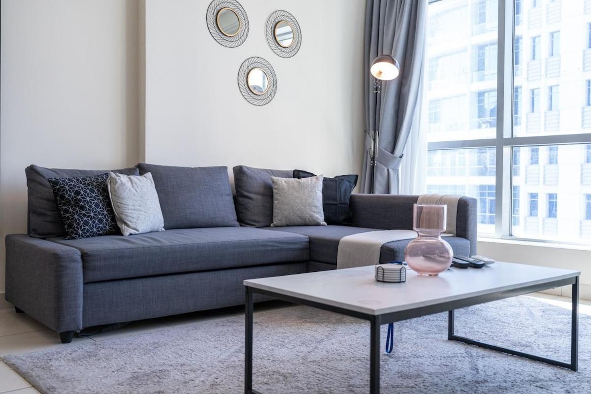 Refined 1br Retreat In The Point Tower - Marina Dubai